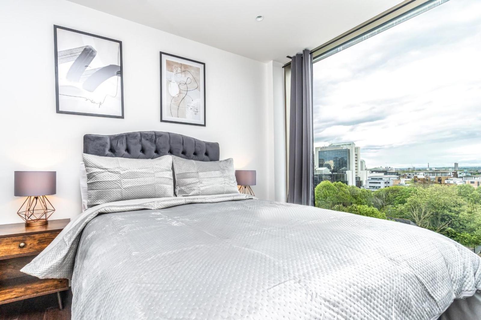 Luxury 2 Bedroom Apartment In Tower Hill Лондон Екстериор снимка